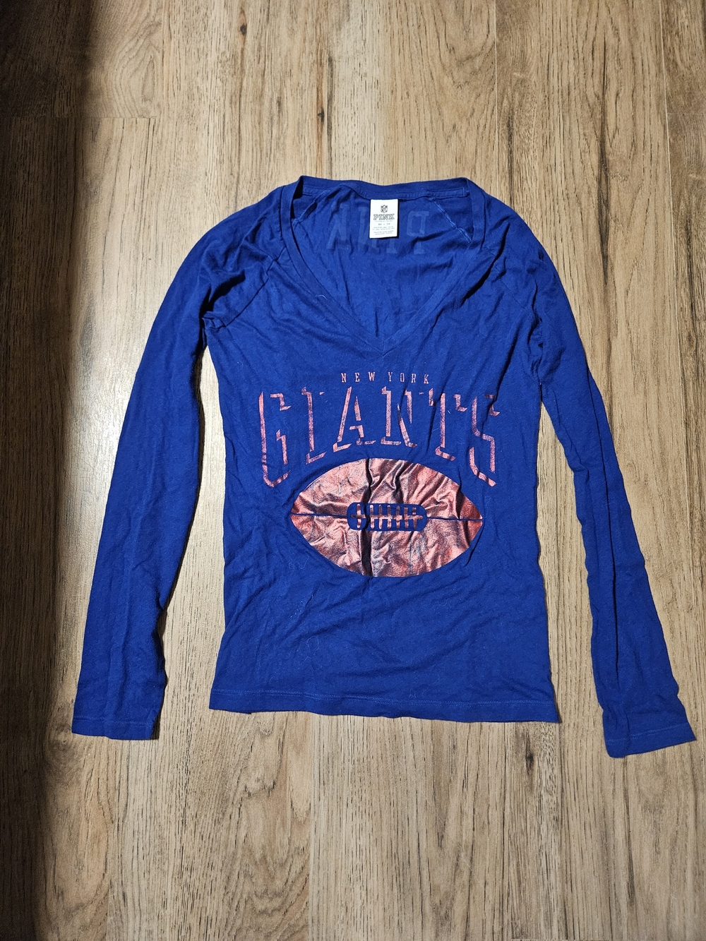 PINK Victoria's Secret NFL New York Giants Long Sleeve V-Neck Tee
